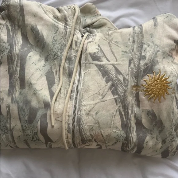 Yellow the Label hoodie - Picture 9 of 9